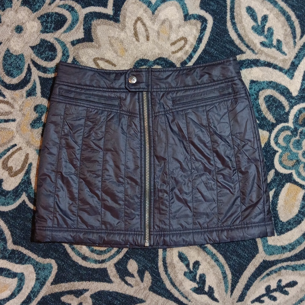 Athleta toasty buns quilted insulated zip up mini skirt sz 4